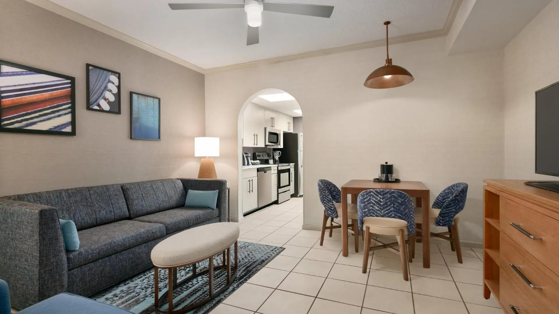 Holiday Inn & Suites Ocean City By Ihg 3*,