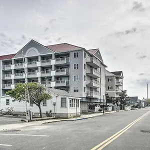 Apartment With Pool And Marina Less Than 2 Mi To Boardwalk
