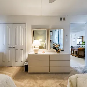Apartment On Irene 1106